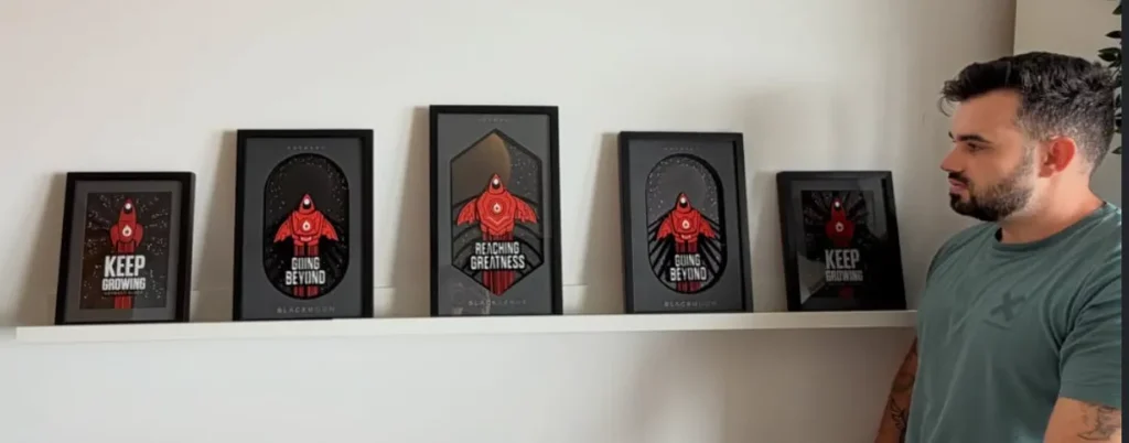 Placas de reconocimiento Hotmart de Fabio Serna: Keep Growing, Going Beyond y Reaching Greatness